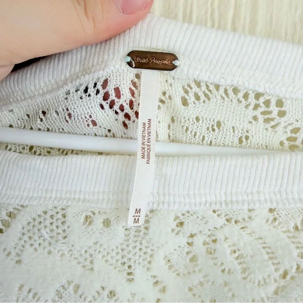 Free People Lace Floral Knit Cold In This Top size medium